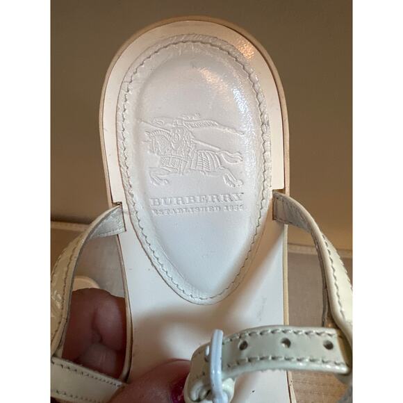 Burberry White Patent Leather Thong Slingback Sandals Size 37 & 37.5/ US 7.5 - Picture 5 of 6